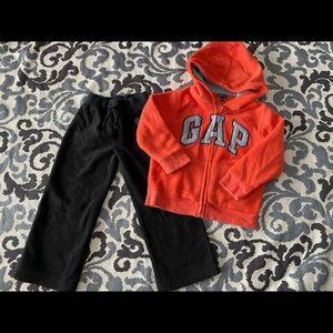 Boy’s Size 4, Gap Fleece Outfit